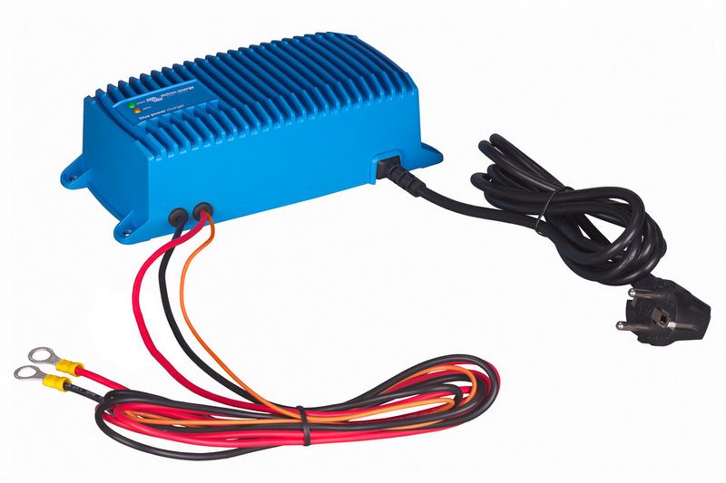 VICTRON Blue Smart IP67  12V 17A